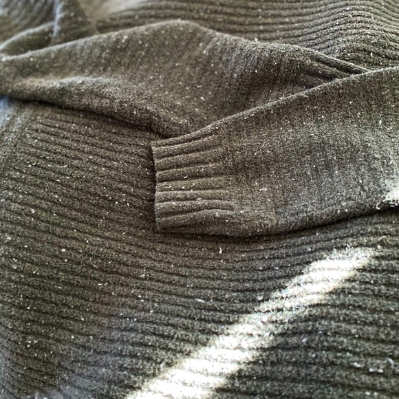 Wide Crew Neck Sweater / Dark Green - Picture 7 of 8